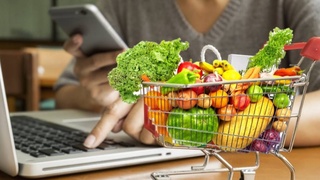 Почти 96% зарплаты узбекистанцев уходит на покупку продуктов