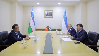 Министр МИВТ принял председателя Узбекско-кыргызского Фонда развития