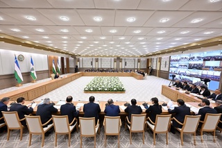 Prezident raisligida videoselektor yigʻilishi boshlandi