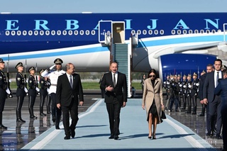 Ильхам Алиев прибыл в Самарканд