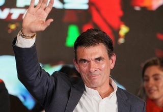 Сенатор Родриго Пас одержал победу на выборах президента Боливии