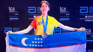 54 yoshli oʻqituvchi marafonda birinchi oʻrinni egalladi