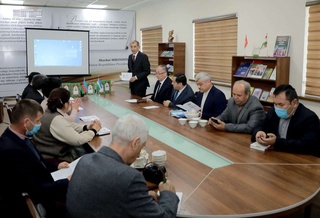 “Xamsa” asari ozar tilida nashr etildi