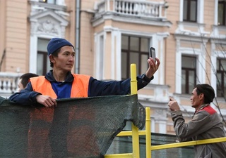 В России мигрантов начнут отслеживать через смартфоны