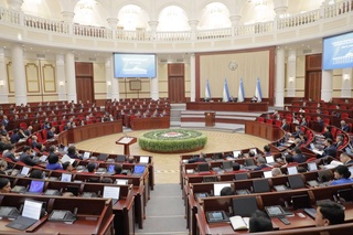 Олий Мажлис Нызамшылық палатасының депутатлары мәмлекетлик хызметлердиң ашық-айдынлығы ҳәм энергетика системасының турақлылығы бойынша әҳмийетли мәселелерди көрип шықты