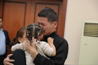 Qoraqalpogʻistondagi tartibsizliklarda gumon qilingan 22 kishi garov evaziga uylariga qaytdi