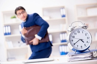 Бүгин барлық хызметкерлер жумыстан 1 саат алдын кетиўи мүмкин