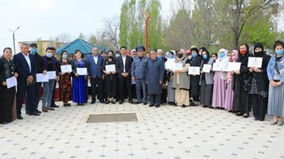 Безработных женщин Давлатабада обучают навыкам бизнеса и профессиям