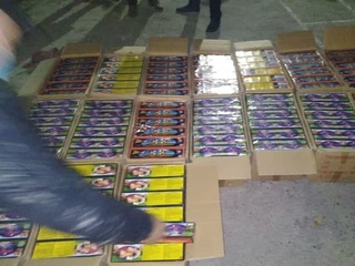 Олтиариқда 38 млн сўмлик пиротехника воситаларини олиб кетаётган «Mercedes-Benz» ҳайдовчиси ушланди