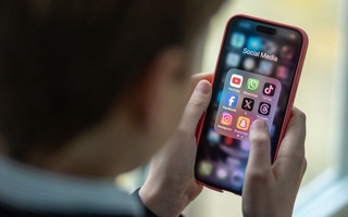 Австралия ҳукумати 16 ёшгача бўлган болаларнинг ижтимоий тармоқларга киришини чекламоқчи