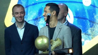 Бобир Абдухолиқов энг яхши футболчи, энг яхши ҳужумчи ва энг яхши тўпурар деб топилди