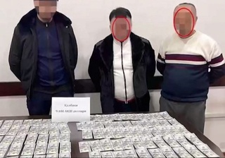 Қарийб 10 минг доллар қалбаки пулни муомалага киритмоқчи бўлганлар ушланди