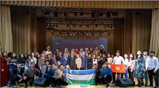 МДҲ тарихи музейига «Ғалаба боғи фалсафаси» китоби тақдим этилди