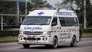 Tailandda avtobusning daraxtga borib urilishi oqibatida 14 kishi hayotdan ko'z yumdi