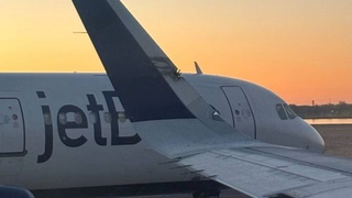 Бостон аэропортида иккита самолёт тўқнашиб кетди