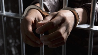 Bekobodda 5-qavatdan tushib ketib vafot etgan ayolning eri 9-yilga ozodlikdan mahrum qilindi