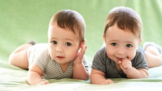 В Узбекистане в июле родилось 1920 близнецов