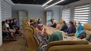 Ona baxtli boʻlsa, butun oila baxtiyor boʻladi