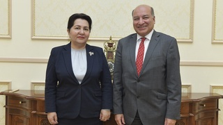 Председатель Сената Олий Мажлиса встретилась с Сума Чакрабарти