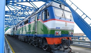 Дар маршрути Урганҷ — Қӯнғирот — Урганҷ поезди нав ба ҳаракат даромад