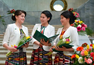 Определен порядок отбора претенденток на государственную премию имени Зульфии