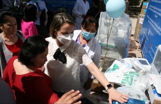 Qoraqalpogʻistondagi tugʻruqxonalarga zamonaviy tibbiyot uskunalari topshirildi