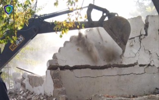 Noqonuniy tarzda egallab olingan binolar buzilmoqda