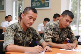 Солдатам, принятым на обучение на платно-контрактной основе в период прохождения срочной военной службы, выделяется образовательный кредит