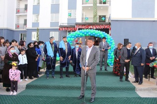 Наврўз байрами арафасида Қаршида 240 та хонадон эгаларига янги уйнинг калити топширилди