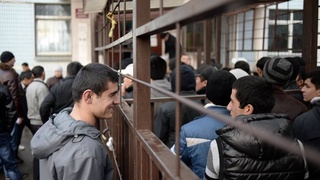 Нелегальные мигранты должны до 30 апреля 2025 года урегулировать статус или покинуть Россию