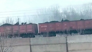 Тажовузкорлар кўмир ортилган вагонларга яна ҳужум қилишмоқда