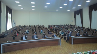 Чирчиқ шаҳар ҳокими ёшлар ва аёллар билан очиқ мулоқот ўтказди