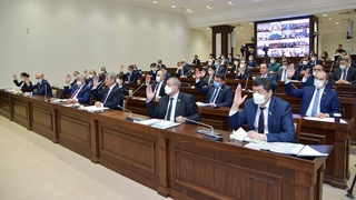 “Ўзбекистон Республикасининг Конституциясига ўзгартишлар киритиш тўғрисида”ги қонун маъқулланди