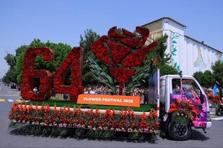 В Намангане стартовал 64-й Международный фестиваль цветов