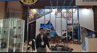 Ҳунармандларимиз Бакудаги миллий маҳсулотлар кўргазмасида