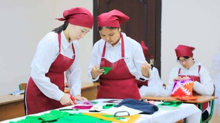 Почему обучают профессиям в школе