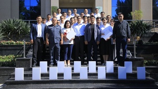 Davlatobod tumanida hokim yordamchilariga planshetlar topshirildi