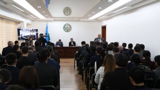 В Навоийской области обсудили обеспечение открытости деятельности государственных органов и организаций