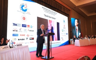 Markaz rahbari anjuman doirasida xalqaro tashkilot hamda kompaniyalar rahbarlari bilan uchrashdi