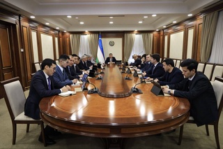 В Комитете Сената Олий Мажлиса обсудили состояние внедрения новой системы первичной медико-санитарной помощи населению Навоийской области