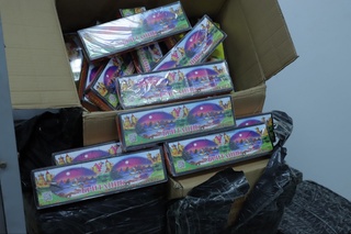 264 минг дона пиротехника воситалари сотилаётган вақтида тўхтатиб қолинди