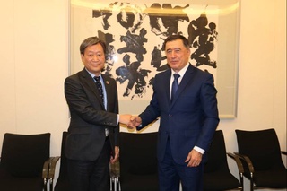 Issues of expanding cooperation with JICA were discussed