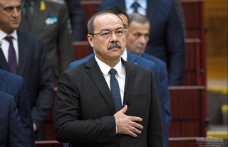 Bosh vazir Abdulla Aripov qaysi vaksinani olgan?
