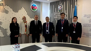 Директор ЦВПИ посетил Центр анализа экономических реформ и коммуникаций Азербайджана