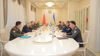 Өзбекстан қорғаныс министрі Беларусь әскери делегациясын қабылдады