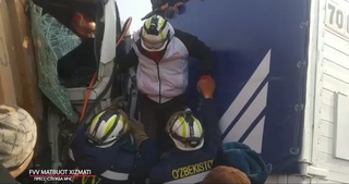 Фарғона водийсида учта юк автомобили иштирокида ЙТҲ содир бўлди