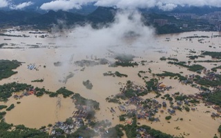 Хитойда сув тошқини катта талафот келтирди