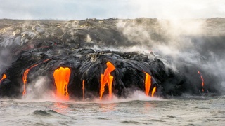 Гавайида дунёдаги энг фаол Килауэа вулқонининг ҳаракатга келиши оқибатида лава сизиб чиқди