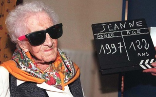 100 ёшли аёл узоқ умр кўриш учун энг яхши ичимлик номини айтди