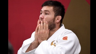 Болтабаев проиграл четвертьфинал и попытается взять бронзу